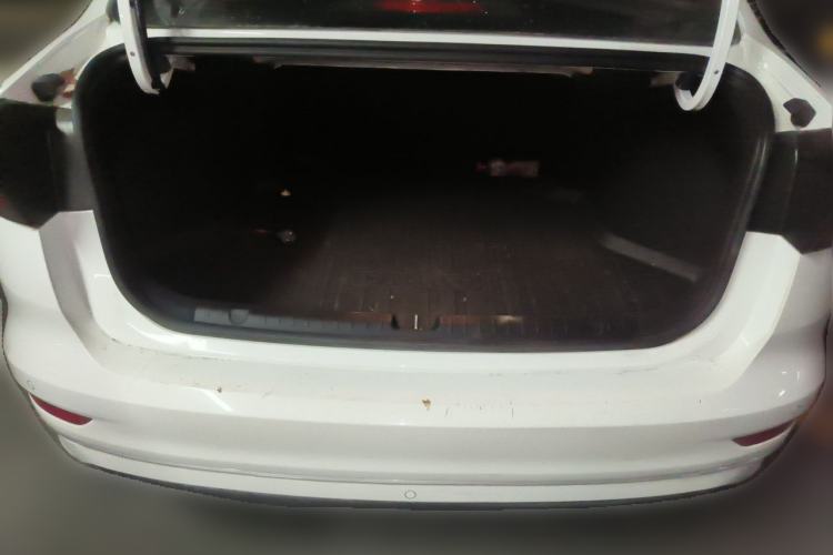 Used Geely Auto Emgrand 2022 4th Generation 1.5L CVT Flagship Model Trunk