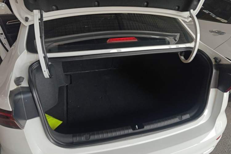 Used Geely Auto Emgrand 2022 4th Generation 1.5L CVT Luxury Model Trunk