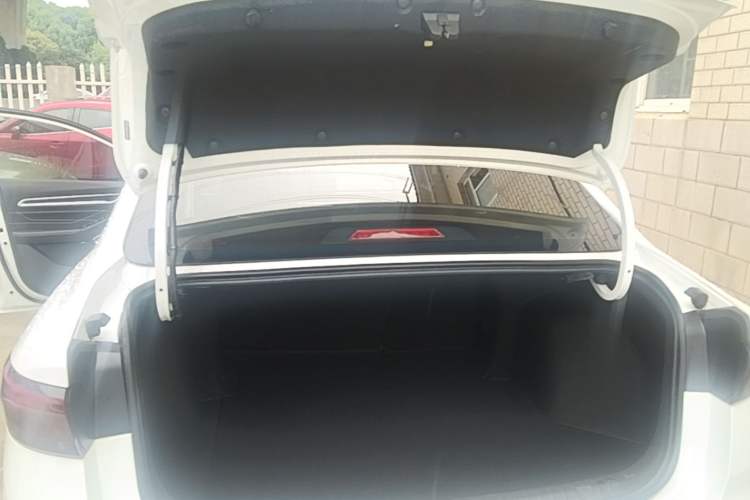 Used Geely Auto Emgrand 2022 4th Generation 1.5L CVT Luxury Model Trunk