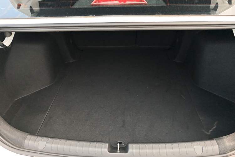Used Geely Auto Emgrand 2022 4th Generation 1.5L CVT Flagship Model Trunk
