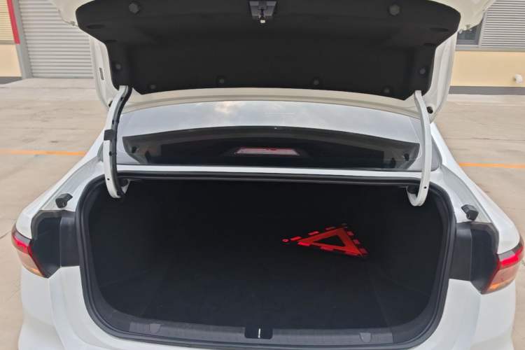 Used Geely Auto Emgrand 2022 4th Generation 1.5L CVT Luxury Model Trunk