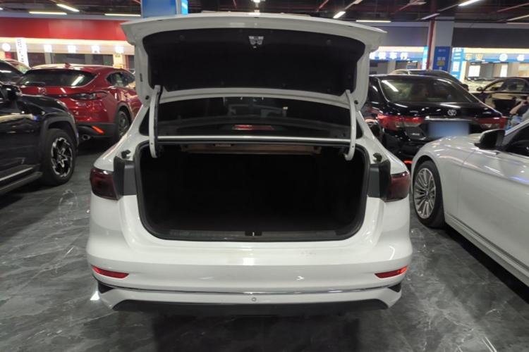 Used Geely Auto Emgrand 2022 4th Generation 1.5L CVT Flagship Model Trunk
