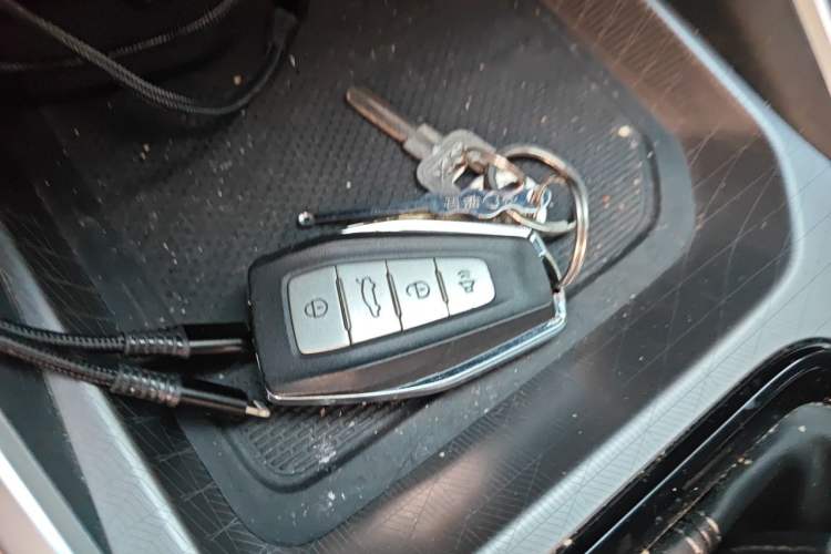 Used Geely Auto Emgrand 2022 4th Generation 1.5L CVT Luxury Model Vehicle Key
