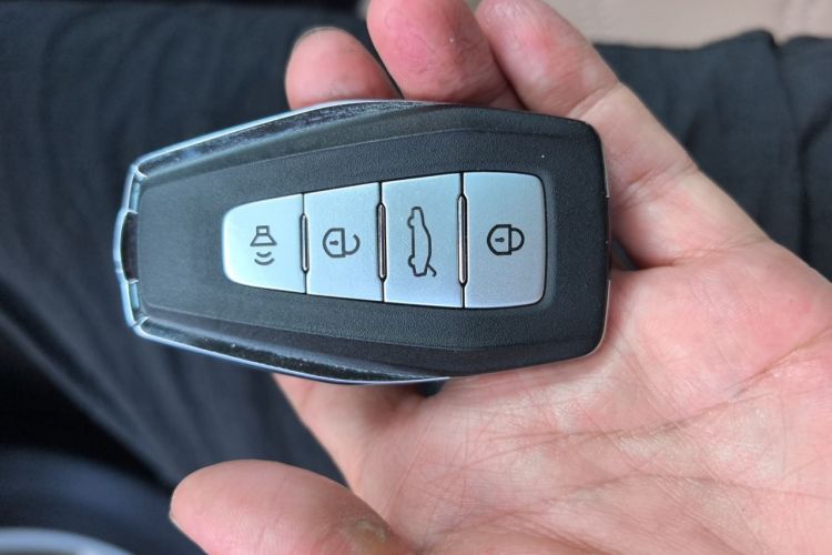 Used Geely Auto Emgrand 2022 4th Generation 1.5L CVT Luxury Model Vehicle Key