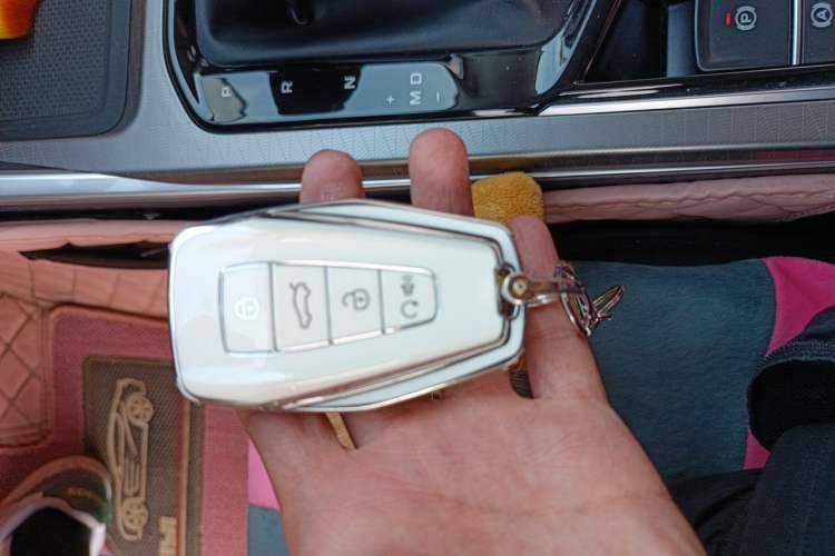 Used Geely Auto Emgrand 2022 4th Generation 1.5L CVT Luxury Model Vehicle Key
