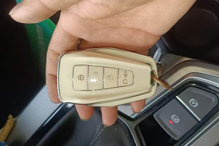 Used Geely Auto Emgrand 2022 4th Generation 1.5L CVT Luxury Model Vehicle Key
