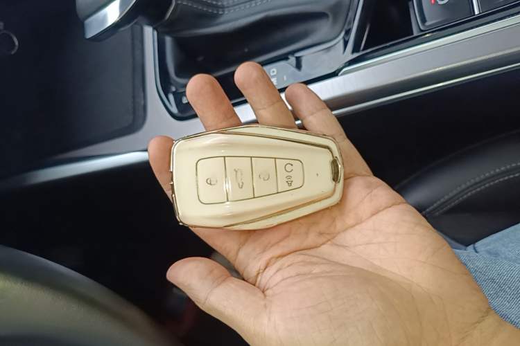 Used Geely Auto Emgrand 2022 4th Generation 1.5L CVT Luxury Model Vehicle Key
