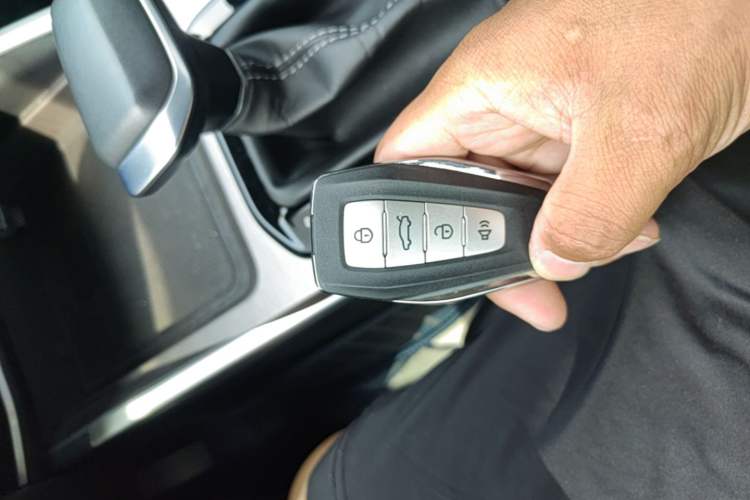 Used Geely Auto Emgrand 2022 4th Generation 1.5L CVT Luxury Model Vehicle Key