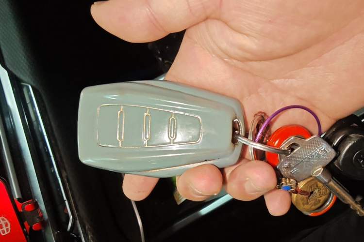 Used Geely Auto Emgrand 2022 4th Generation 1.5L CVT Luxury Model Vehicle Key