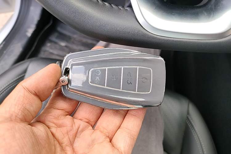 Used Geely Auto Emgrand 2022 4th Generation 1.5L CVT Luxury Model Vehicle Key