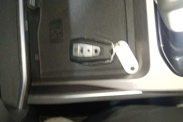 Used Geely Auto Emgrand 2022 4th Generation 1.5L CVT Flagship Model Vehicle Key
