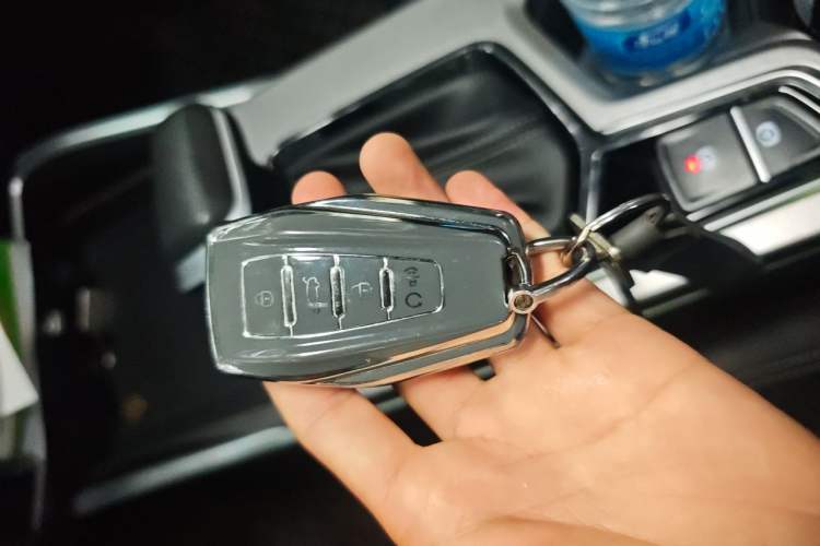 Used Geely Auto Emgrand 2022 4th Generation 1.5L CVT Luxury Model Vehicle Key