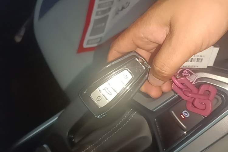 Used Geely Auto Emgrand 2022 4th Generation 1.5L CVT Flagship Model Vehicle Key