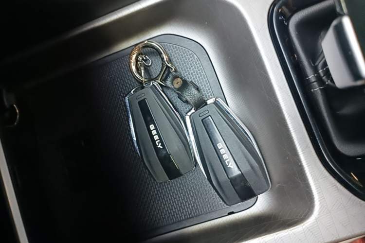 Used Geely Auto Emgrand 2022 4th Generation 1.5L CVT Luxury Model Vehicle Key