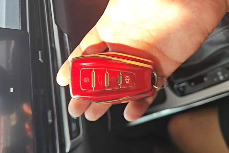 Used Geely Auto Emgrand 2022 4th Generation 1.5L CVT Luxury Model Vehicle Key
