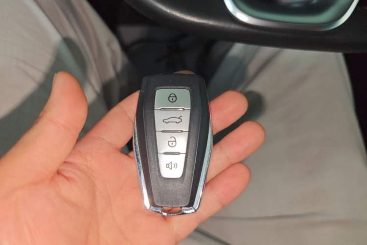 Used Geely Auto Emgrand 2022 4th Generation 1.5L CVT Luxury Model Vehicle Key