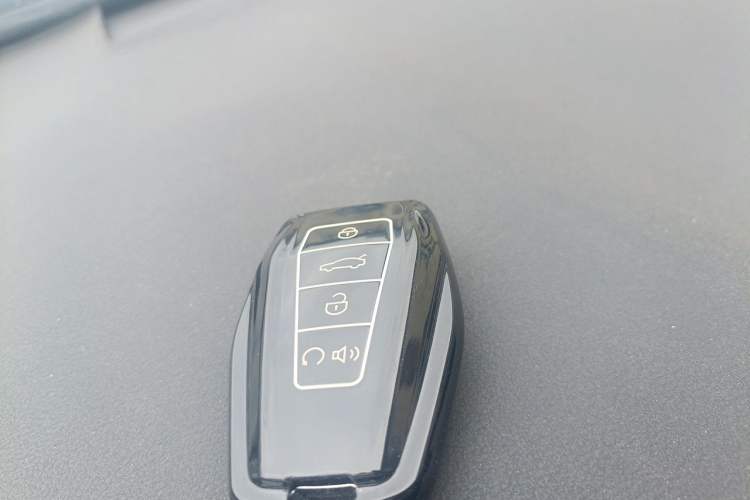 Used Geely Auto Emgrand 2022 4th Generation 1.5L CVT Luxury Model Vehicle Key