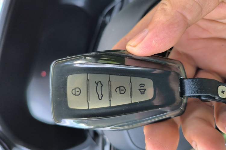 Used Geely Auto Emgrand 2022 4th Generation 1.5L CVT Luxury Model Vehicle Key