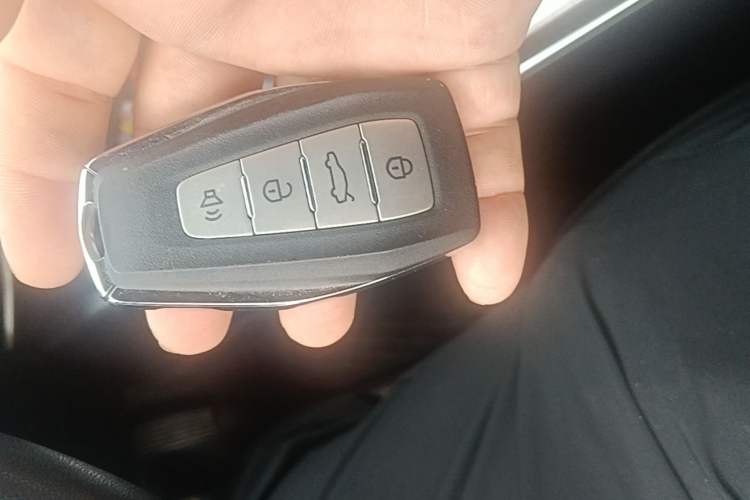 Used Geely Auto Emgrand 2022 4th Generation 1.5L CVT Luxury Model Vehicle Key
