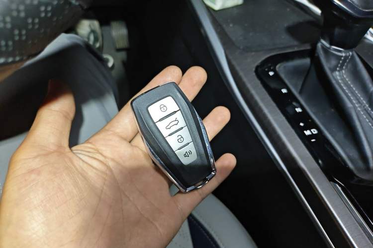 Used Geely Auto Emgrand 2022 4th Generation 1.5L CVT Flagship Model Vehicle Key
