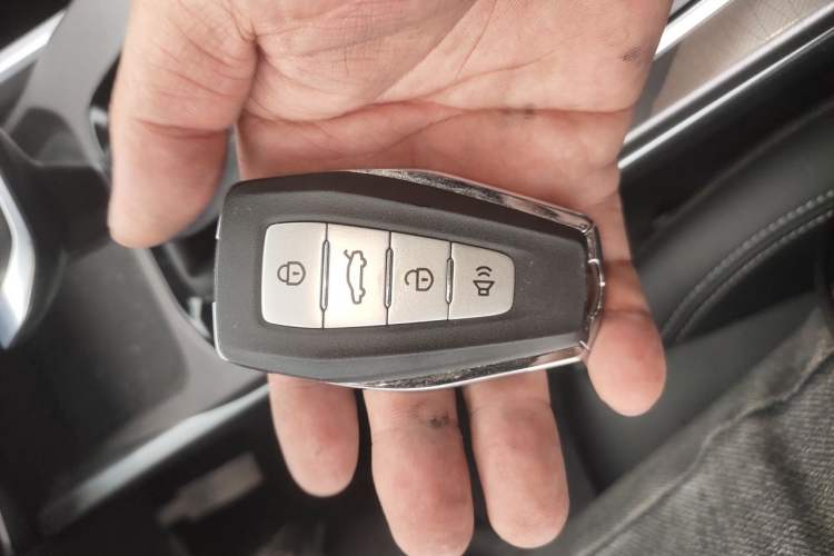 Used Geely Auto Emgrand 2022 4th Generation 1.5L CVT Luxury Model Vehicle Key