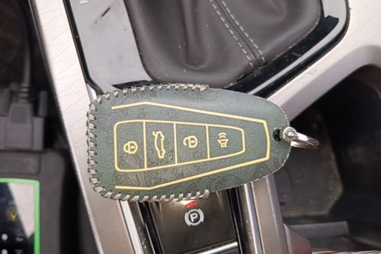 Used Geely Auto Emgrand 2022 4th Generation 1.5L CVT Luxury Model Vehicle Key