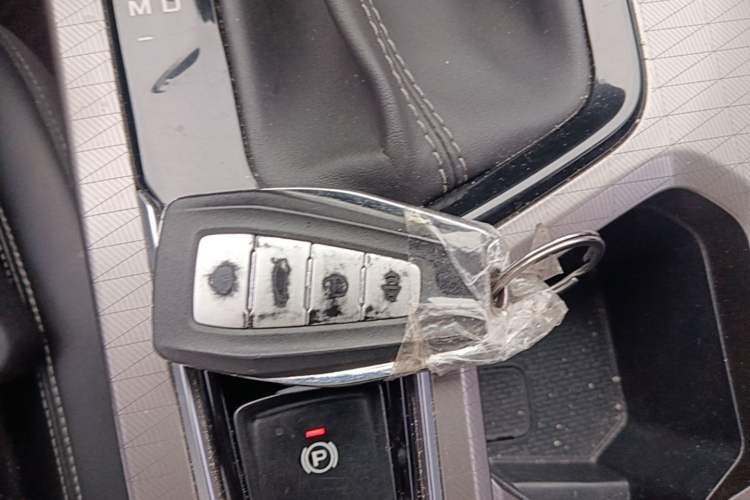 Used Geely Auto Emgrand 2022 4th Generation 1.5L CVT Luxury Model Vehicle Key