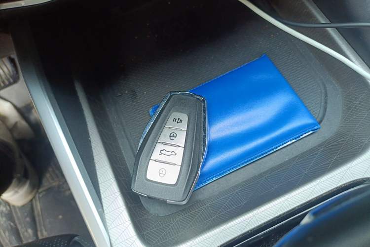 Used Geely Auto Emgrand 2022 4th Generation 1.5L CVT Luxury Model Vehicle Key