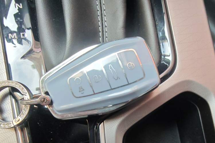 Used Geely Auto Emgrand 2022 4th Generation 1.5L CVT Flagship Model Vehicle Key