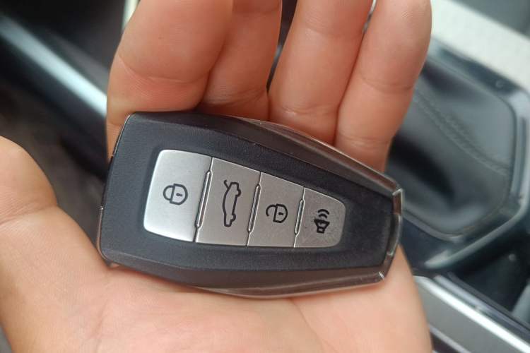 Used Geely Auto Emgrand 2022 4th Generation 1.5L CVT Luxury Model Vehicle Key