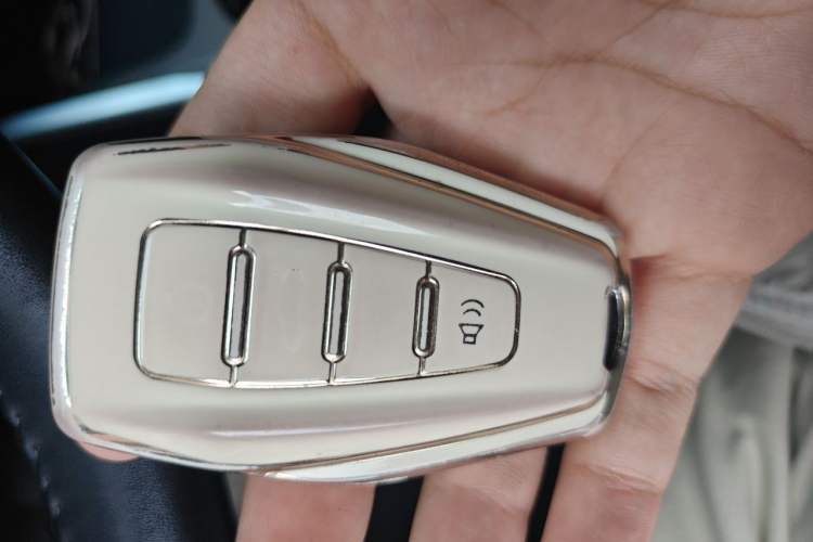 Used Geely Auto Emgrand 2022 4th Generation 1.5L CVT Luxury Model Vehicle Key