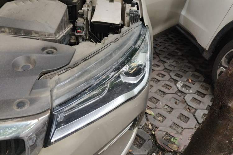 Used Geely Auto Emgrand 2022 4th Generation 1.5L CVT Luxury Model Engine Bay Left