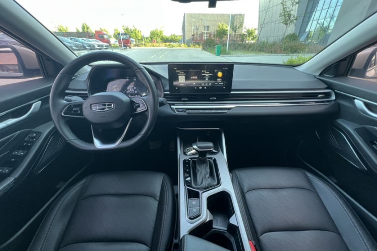 Used Geely Auto Emgrand 2022 4th Generation 1.5L CVT Luxury Model Interior 3