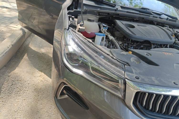 Used Geely Auto Emgrand 2023 4th Generation Champion Edition 1.5L CVT Luxury Model Right Front Headlight