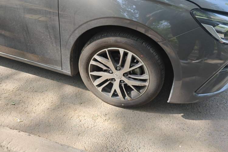 Used Geely Auto Emgrand 2023 4th Generation Champion Edition 1.5L CVT Luxury Model Right Front Wheel Hub