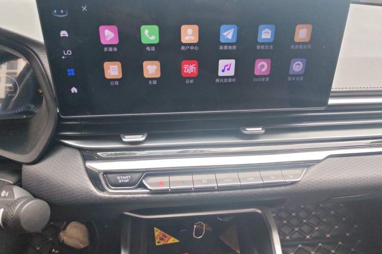 Used Geely Auto Emgrand 2023 4th Generation Champion Edition 1.5L CVT Prestige Model Audio And AC Panel