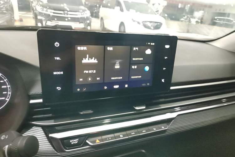 Used Geely Auto Emgrand 2023 4th Generation Champion Edition 1.5L CVT Luxury Model Audio And AC Panel