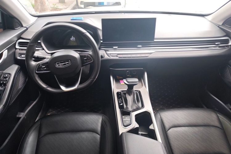 Used Geely Auto Emgrand 2023 4th Generation Champion Edition 1.5L CVT Prestige Model Center Console