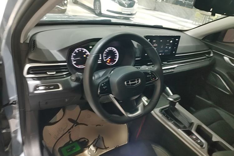 Used Geely Auto Emgrand 2023 4th Generation Champion Edition 1.5L CVT Luxury Model Center Console