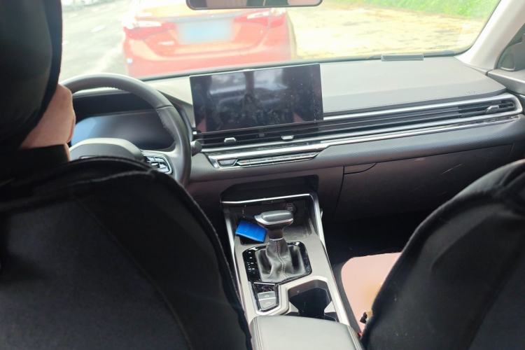 Used Geely Auto Emgrand 2023 4th Generation Champion Edition 1.5L CVT Luxury Model Center Console