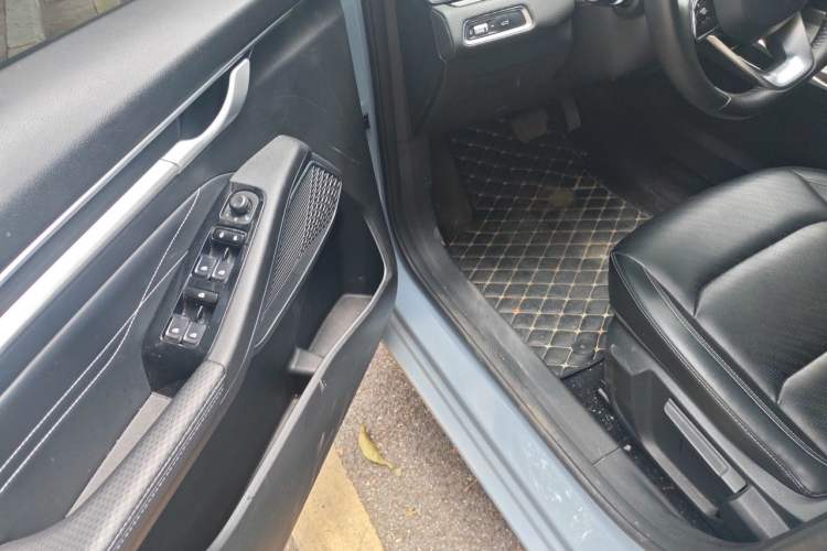 Used Geely Auto Emgrand 2023 4th Generation Champion Edition 1.5L CVT Prestige Model Driver Seat