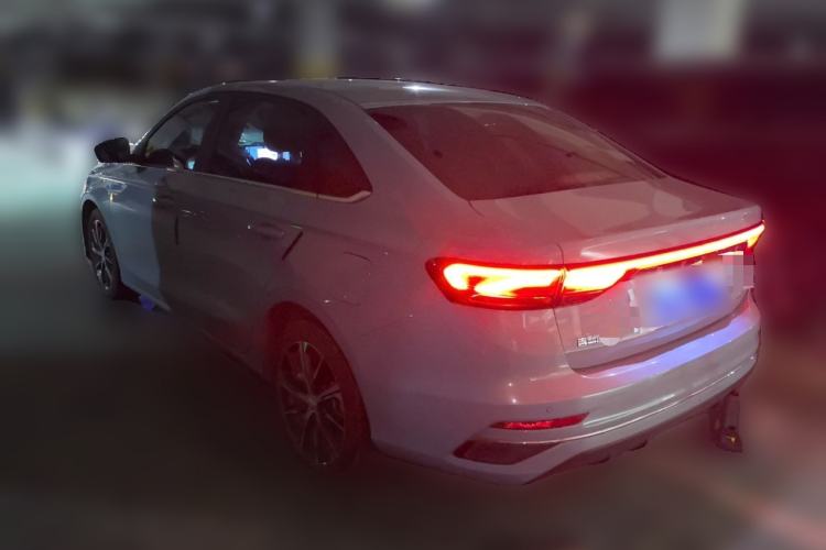 Used Geely Auto Emgrand 2023 4th Generation Champion Edition 1.5L CVT Flagship Model Exterior 3