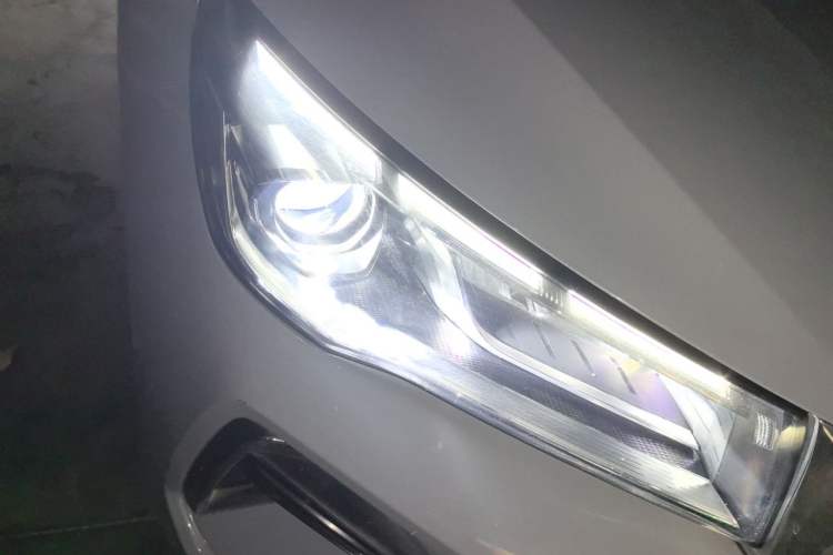 Used Geely Auto Emgrand 2023 4th Generation Champion Edition 1.5L CVT Flagship Model Exterior 6