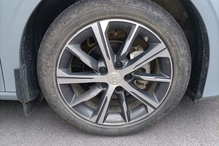 Used Geely Auto Emgrand 2023 4th Generation Champion Edition 1.5L CVT Prestige Model Exterior 7