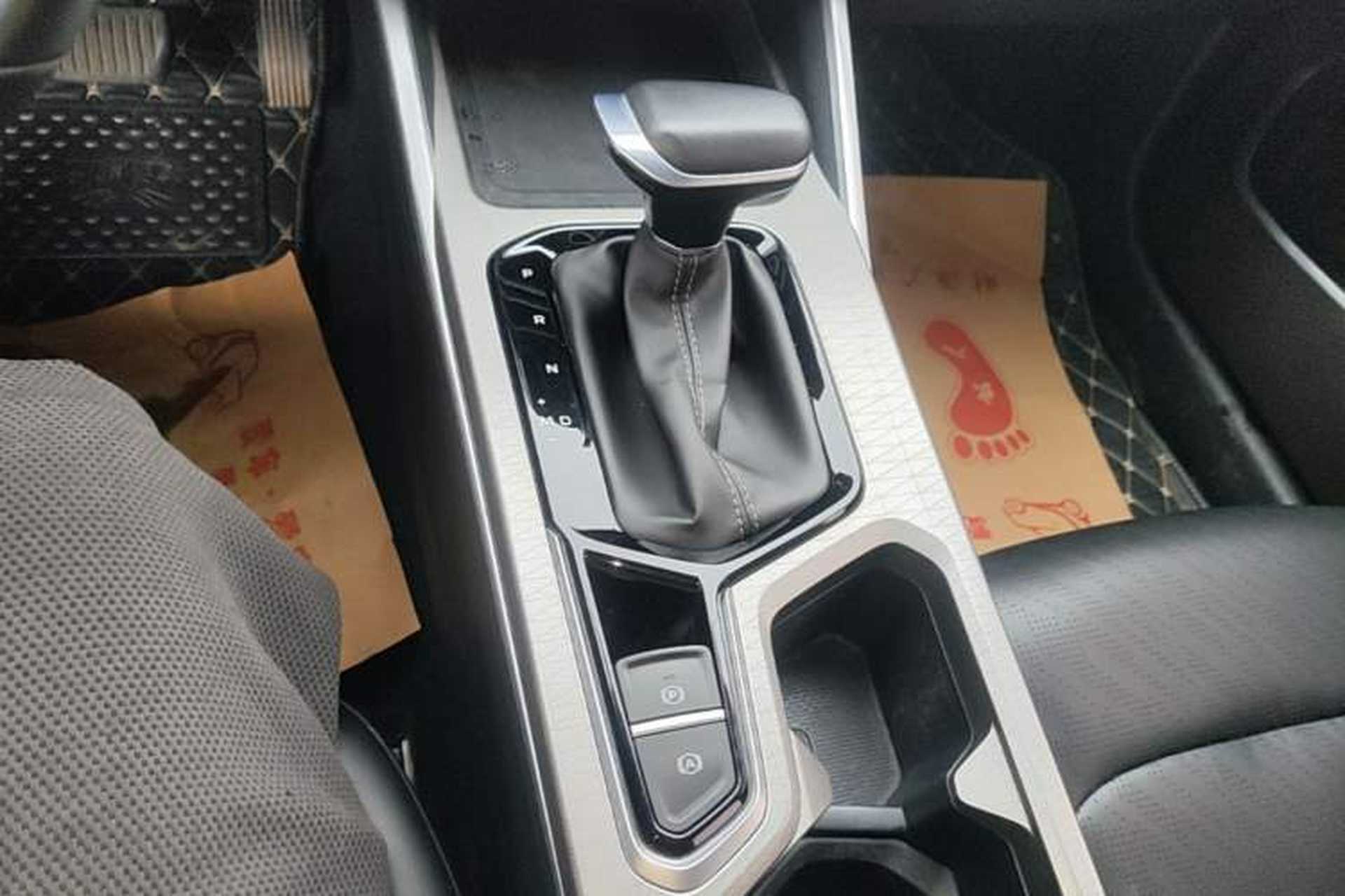 Used Geely Auto Emgrand 2023 4th Generation Champion Edition 1.5L CVT Prestige Model Gear Lever