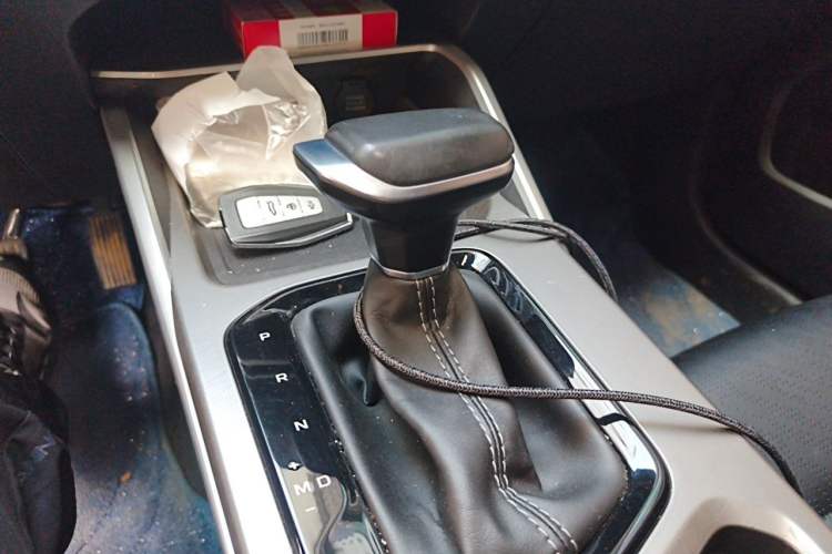 Used Geely Auto Emgrand 2023 4th Generation Champion Edition 1.5L CVT Luxury Model Gear Lever