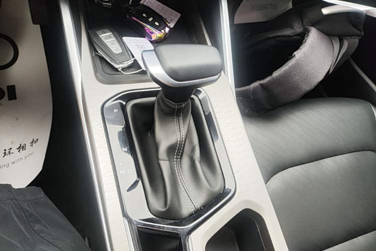 Used Geely Auto Emgrand 2023 4th Generation Champion Edition 1.5L CVT Luxury Model Gear Lever