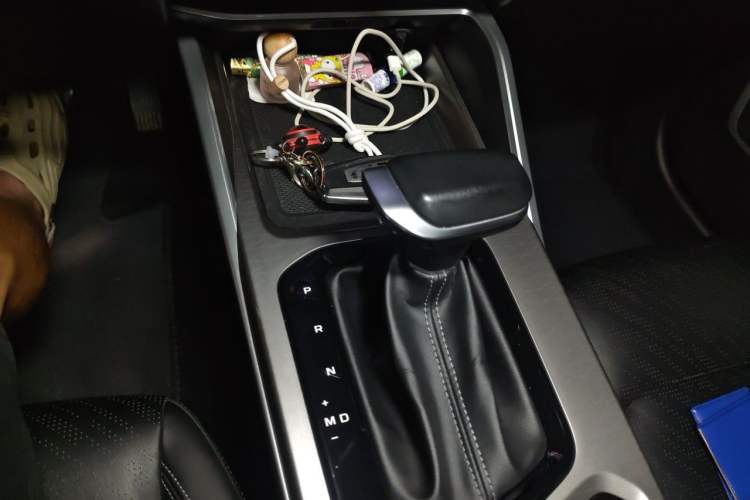 Used Geely Auto Emgrand 2023 4th Generation Champion Edition 1.5L CVT Prestige Model Gear Lever