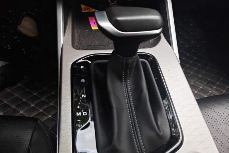 Used Geely Auto Emgrand 2023 4th Generation Champion Edition 1.5L CVT Prestige Model Gear Lever