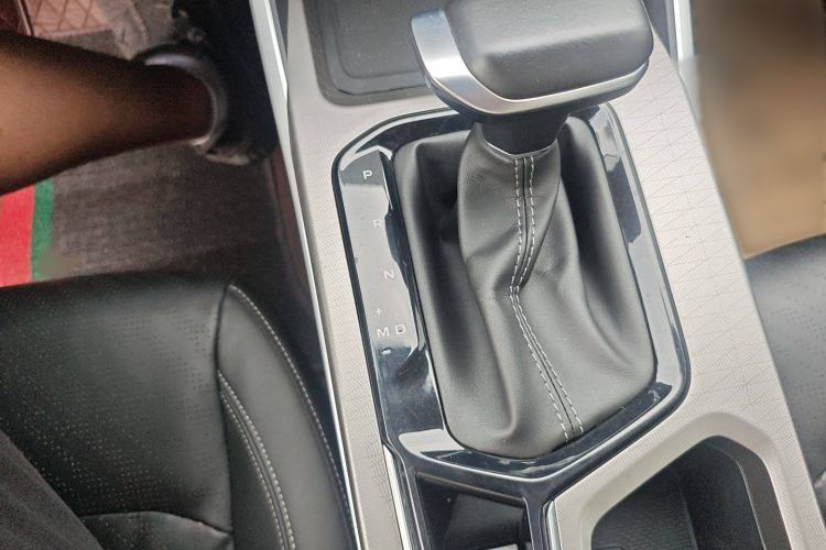 Used Geely Auto Emgrand 2023 4th Generation Champion Edition 1.5L CVT Prestige Model Gear Lever